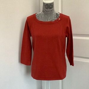 Requirements Fitted Red sweater with 3/4 Sleeves, Size L
